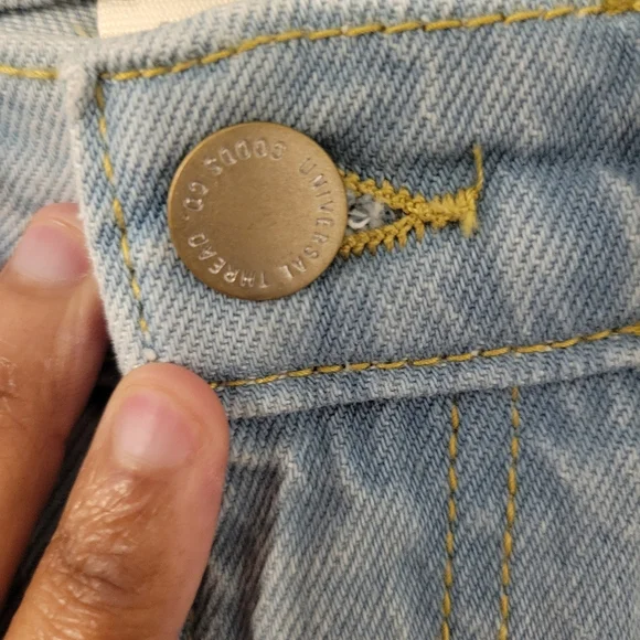 Universal Thread Womens High Rise Flare Light Wash Denim Cotton Jeans. Size 8 - Picture 6 of 8